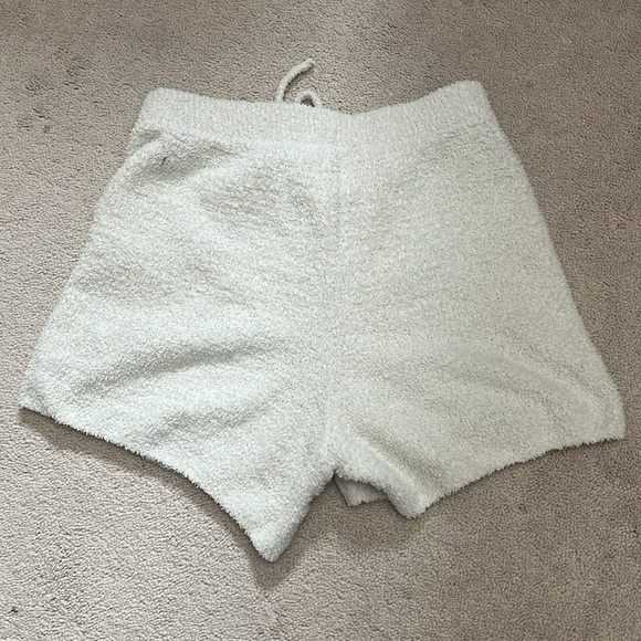 White Uniqlo Plush Shorts - Picture 2 of 3